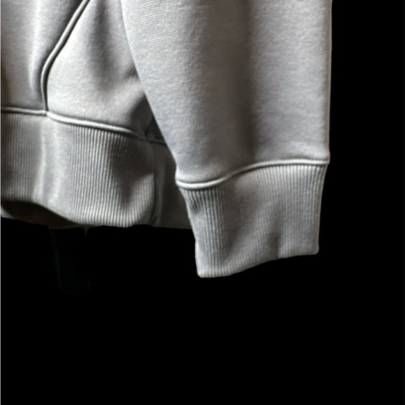 Under Armour Women’s Gray Pullover Hoodie Size: Medium Loose Fit - Picture 5 of 6
